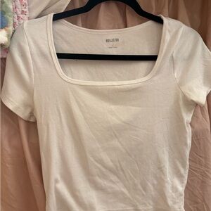Hollister Women's white, black, and blue tops